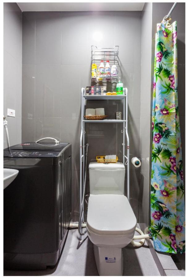 Marivic'S Place At Air Residences Makati Манила Екстериор снимка