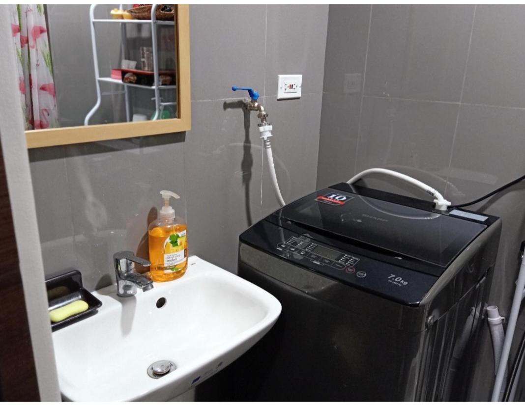 Marivic'S Place At Air Residences Makati Манила Екстериор снимка